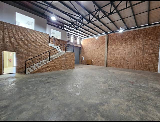 302M² MINI FACTORY TO LET IN LANSERIA